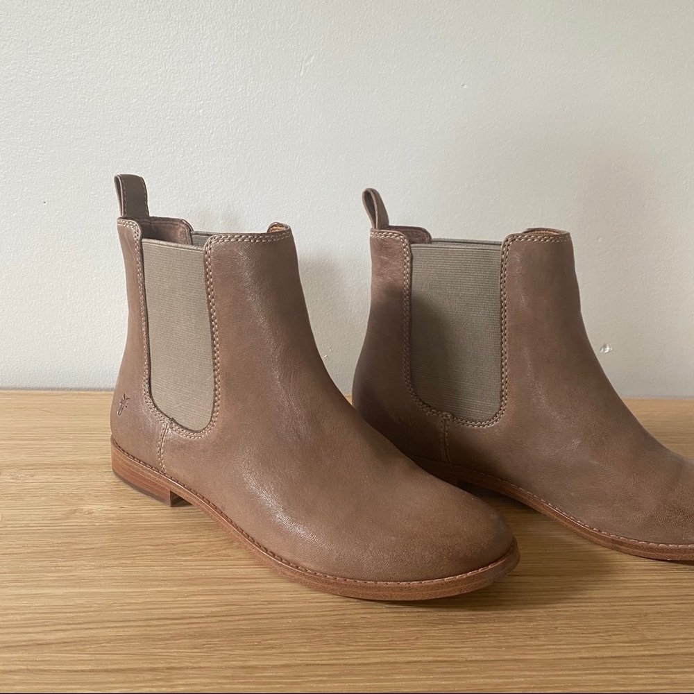 Frye Anna Chelsea Boots